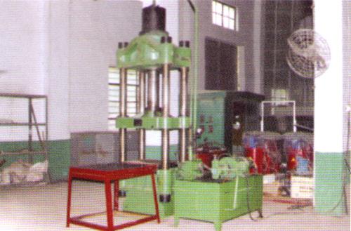 四柱萬能液壓機(jī)